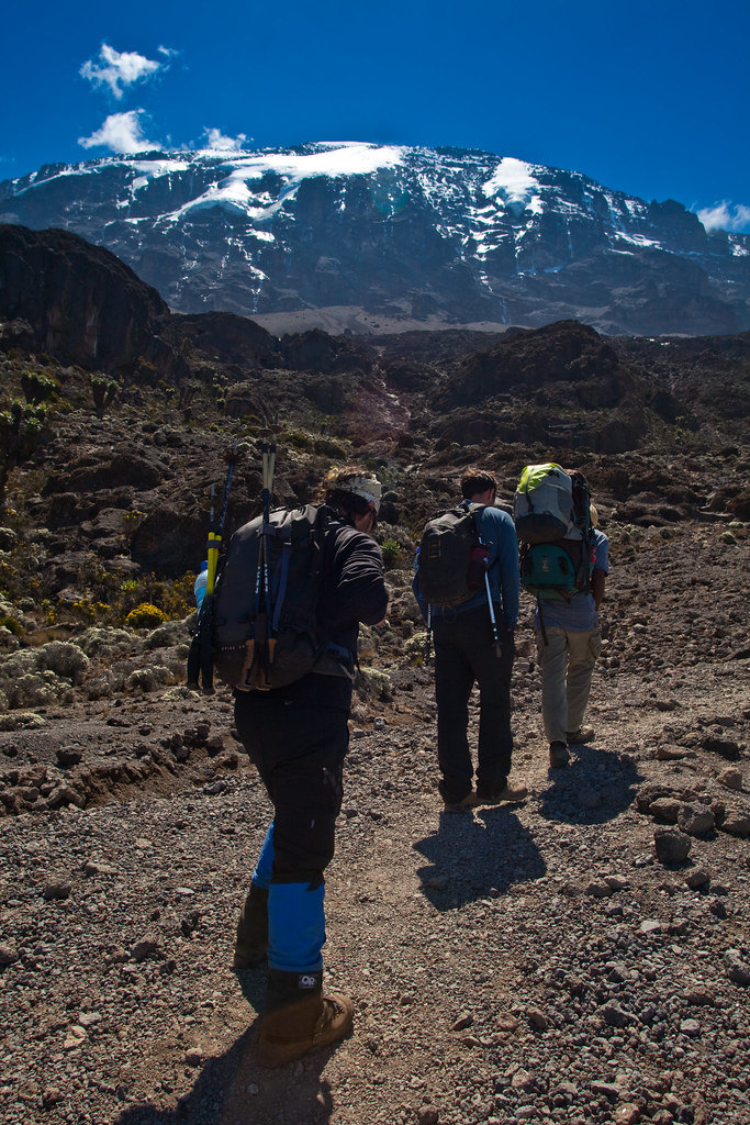 6391448313 898e003910 B